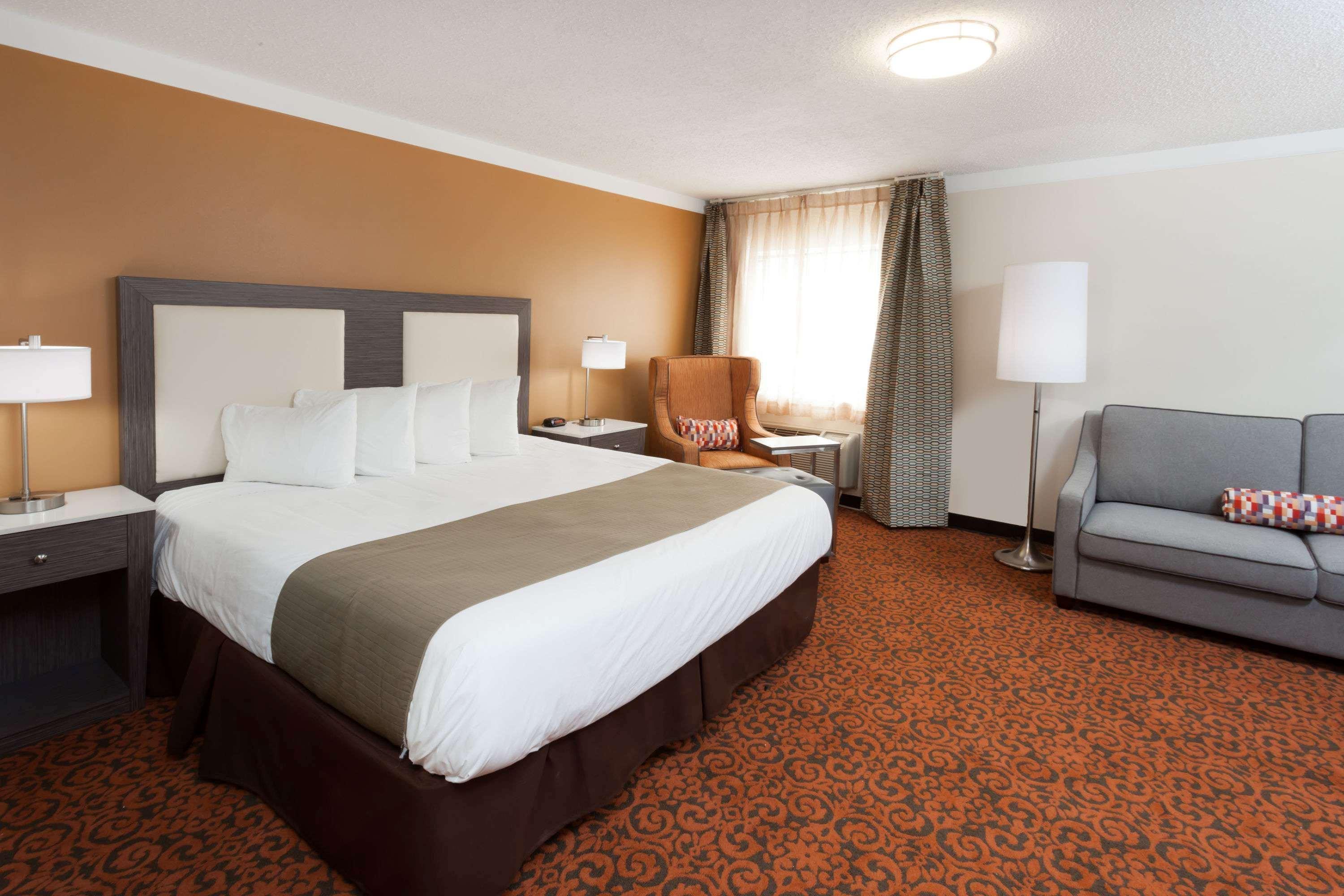 Baymont By Wyndham Chicago/Alsip Hotel Exterior photo