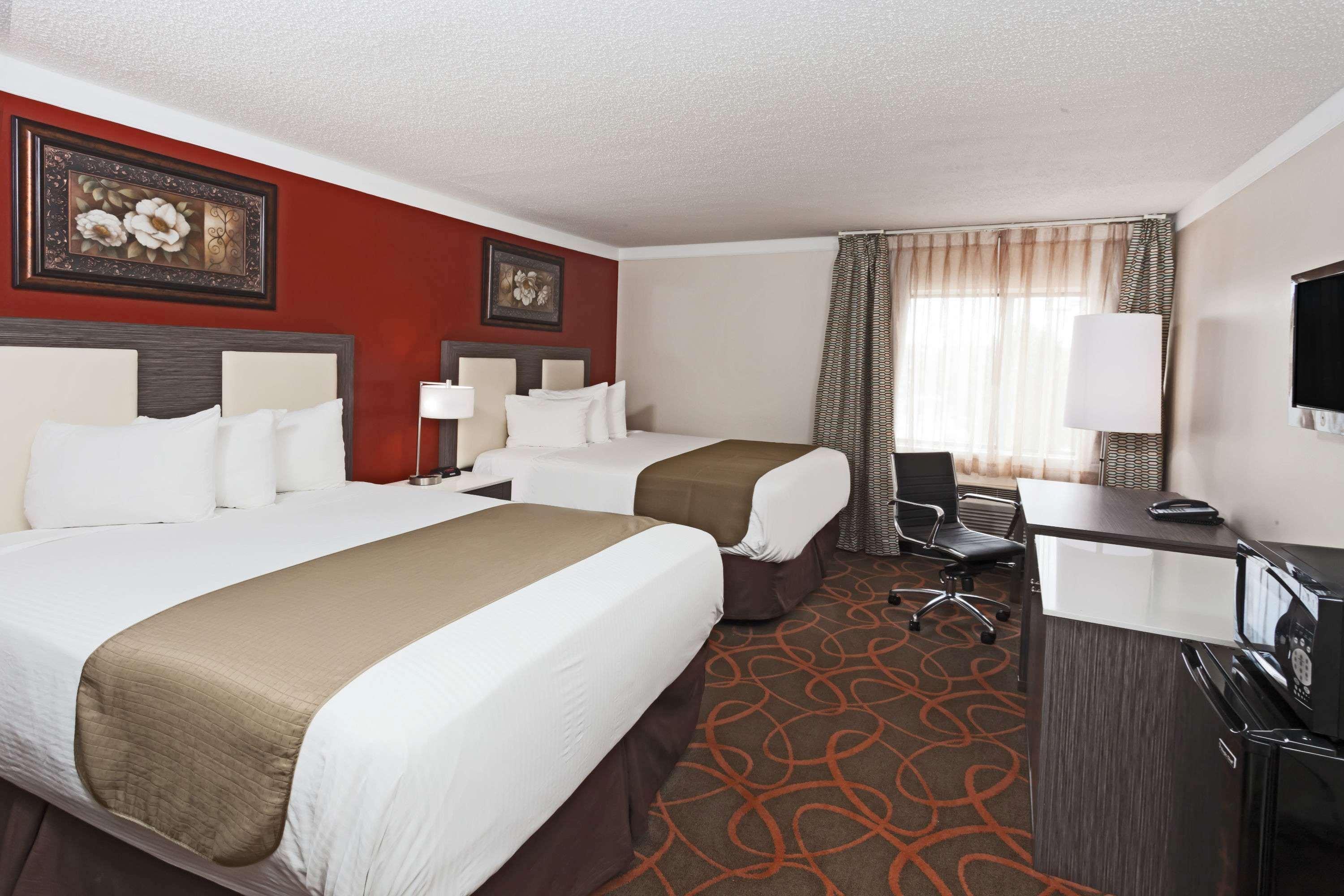 Baymont By Wyndham Chicago/Alsip Hotel Exterior photo