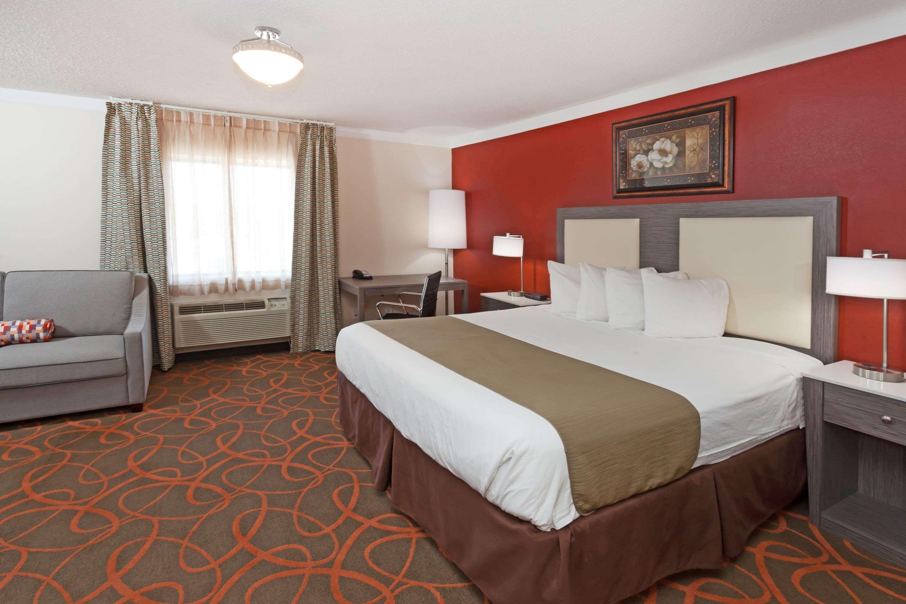 Baymont By Wyndham Chicago/Alsip Hotel Exterior photo